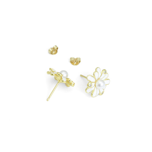 Daisy stud earrings showing posts and separate butterfly backs